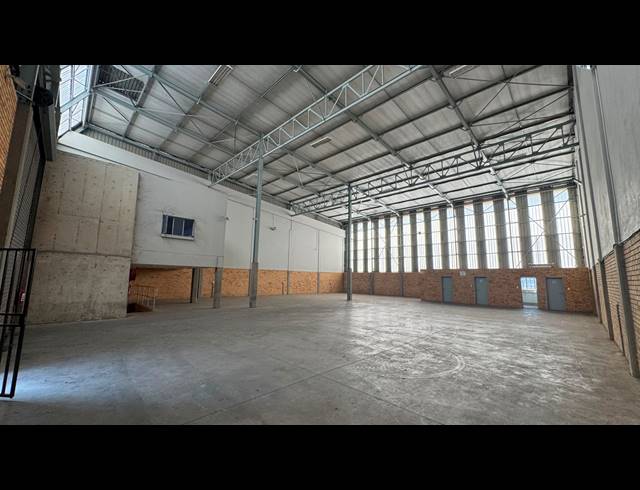 677M² WAREHOUSE TO LET IN LINBRO PARK
